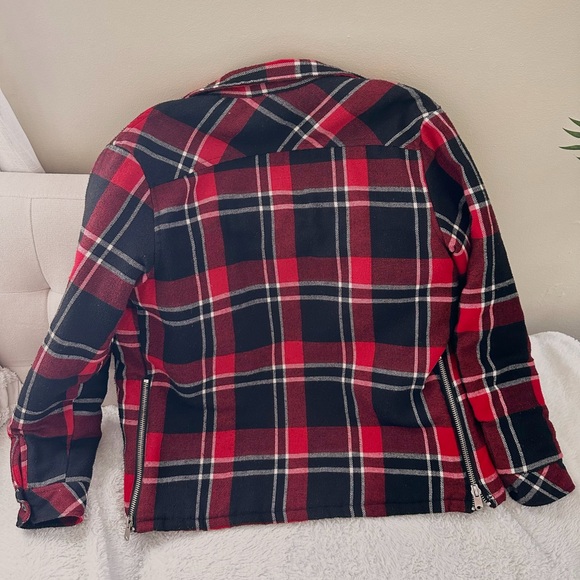 Red jacket - Picture 2 of 4